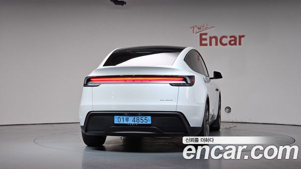 Tesla Model Y 2025, фото 3