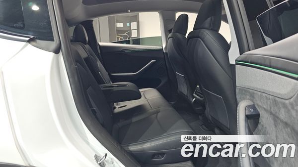 Tesla Model Y 2025, фото 16