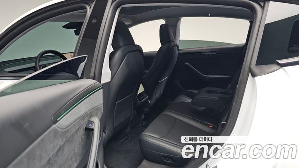 Tesla Model Y 2025, фото 17