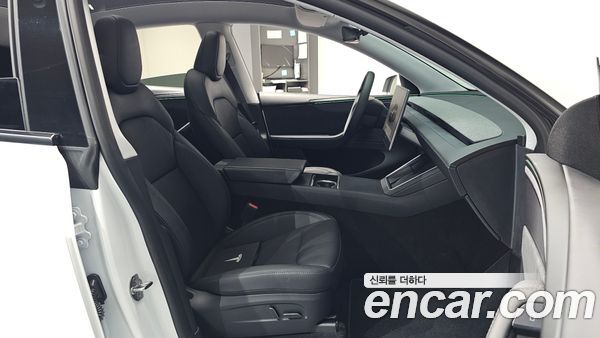 Tesla Model Y 2025, фото 15