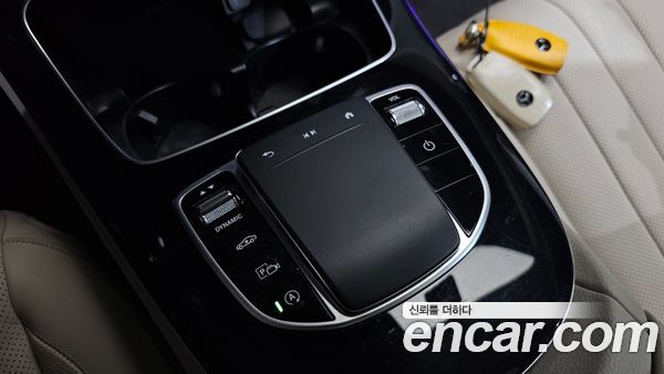 Mercedes-Benz E-Class 2023, фото 28