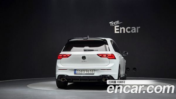 Volkswagen Golf 2023, фото 4