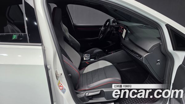 Volkswagen Golf 2023, фото 17