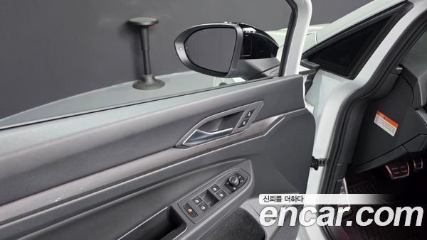 Volkswagen Golf 2023, фото 32