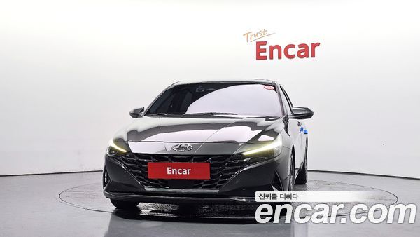 Hyundai Elantra 2022, фото 3