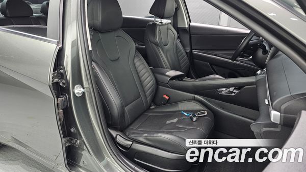 Hyundai Elantra 2022, фото 16