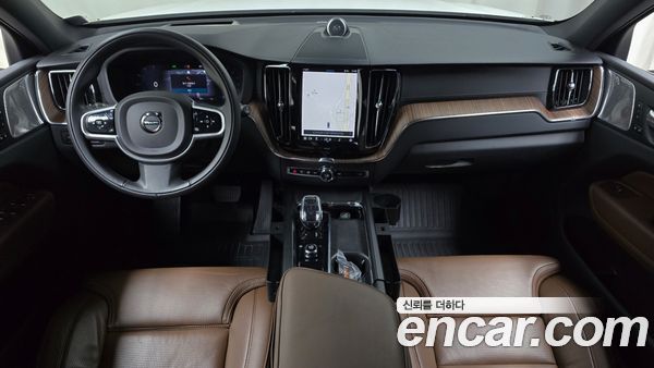Volvo XC60 2022, фото 9