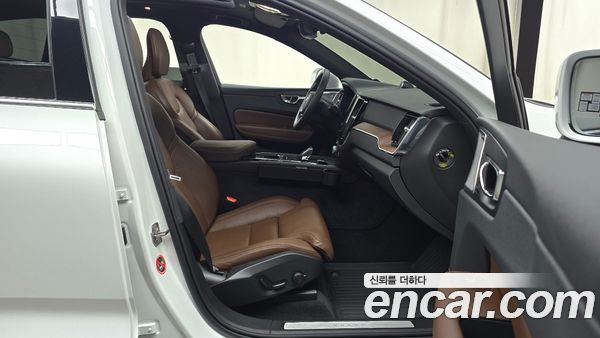 Volvo XC60 2022, фото 15