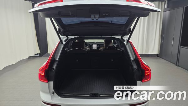 Volvo XC60 2022, фото 31