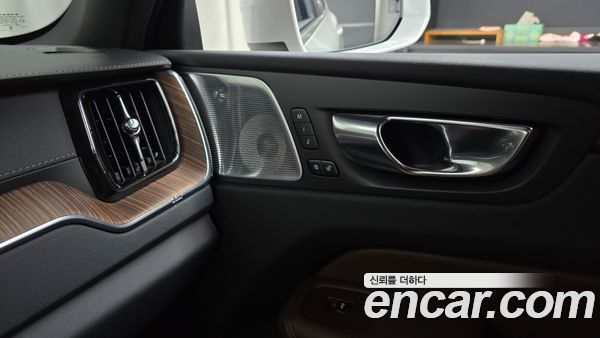 Volvo XC60 2022, фото 34