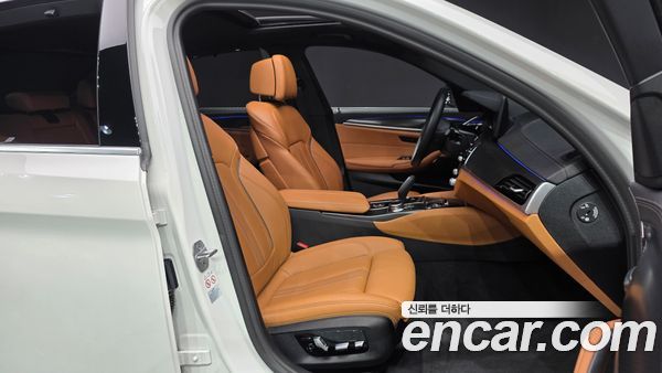 BMW 5 Series 2023, фото 16