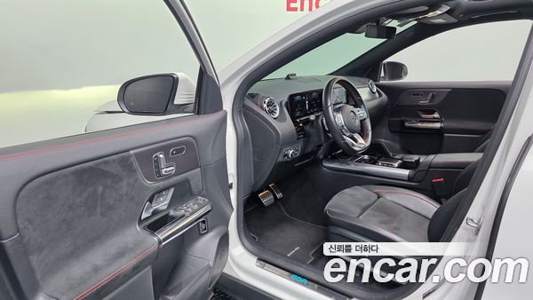 Mercedes-Benz EQA 2022, фото 10