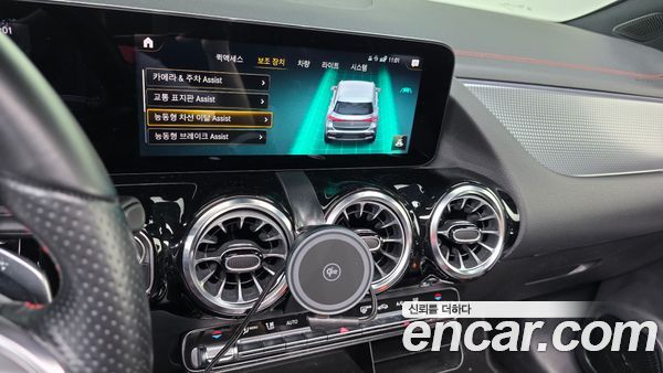 Mercedes-Benz EQA 2022, фото 14
