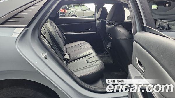 Hyundai Elantra 2021, фото 17