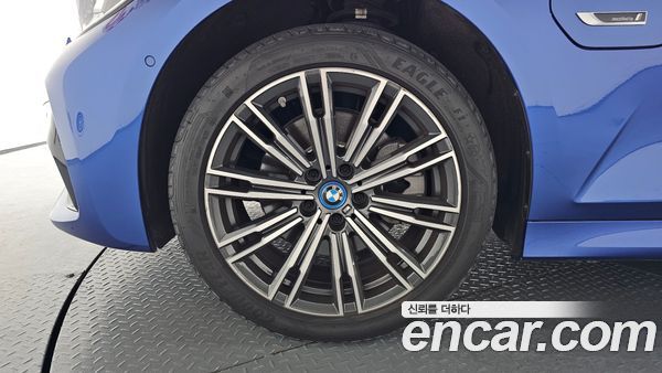 BMW 3 Series 2022, фото 4