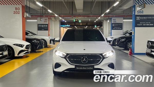 Mercedes-Benz E-Class 2026, фото 3