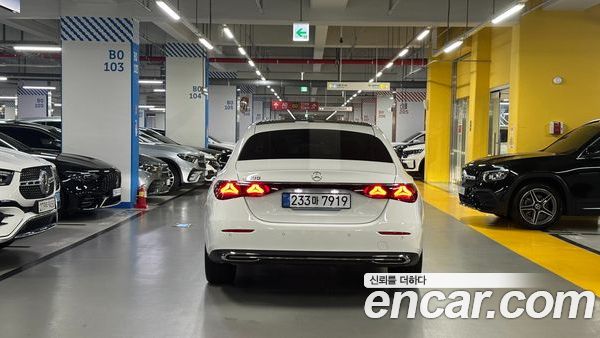 Mercedes-Benz E-Class 2026, фото 4