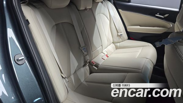 Genesis G70 2025, фото 17