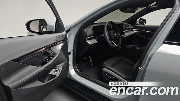 BMW 5 Series 2026, фото 12
