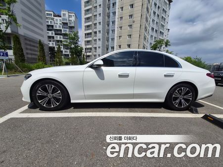 Mercedes-Benz E-Class 2025, фото 5