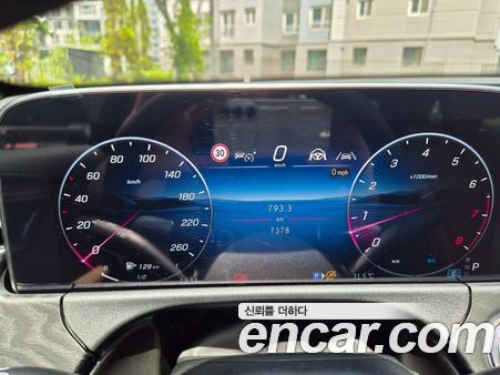 Mercedes-Benz E-Class 2025, фото 12