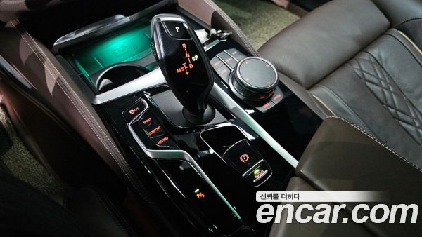 BMW 5 Series 2023, фото 12