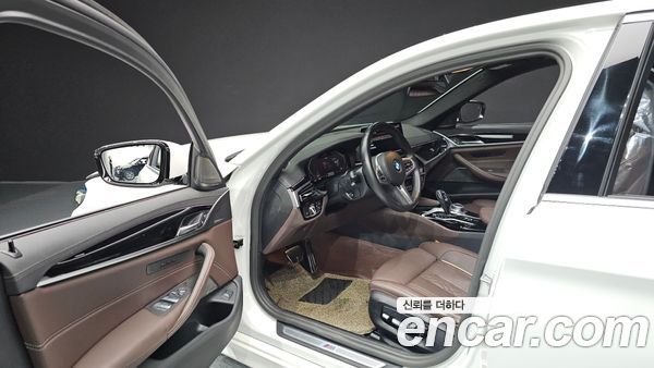 BMW 5 Series 2023, фото 13