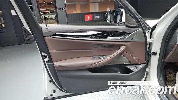 BMW 5 Series 2023, фото 14