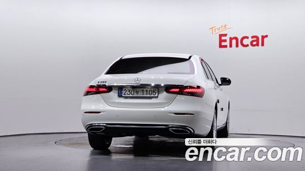 Mercedes-Benz E-Class 2021, фото 4