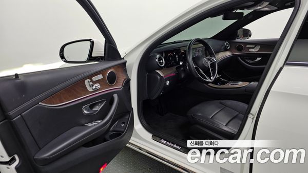 Mercedes-Benz E-Class 2021, фото 10