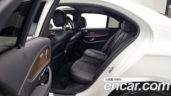 Mercedes-Benz E-Class 2021, фото 11