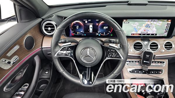 Mercedes-Benz E-Class 2021, фото 13