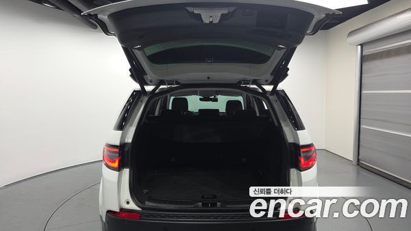Land Rover Discovery Sport 2020, фото 25