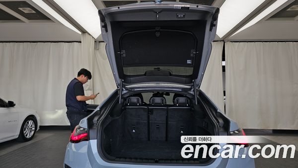 BMW i4 2023, фото 20