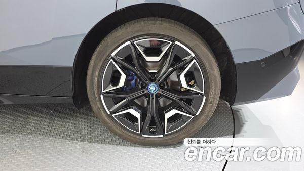 BMW iX 2024, фото 7