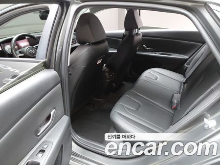 Hyundai Elantra 2021, фото 17