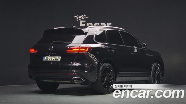 Volkswagen Touareg 2021, фото 2