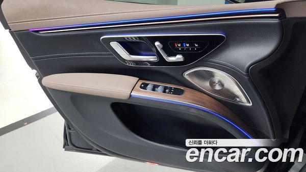 Mercedes-Benz EQS 2023, фото 12