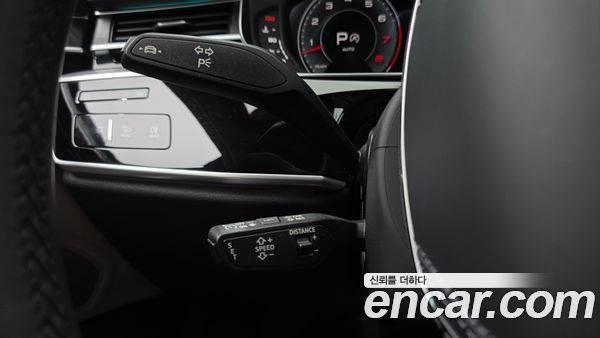 Audi A8 2023, фото 26