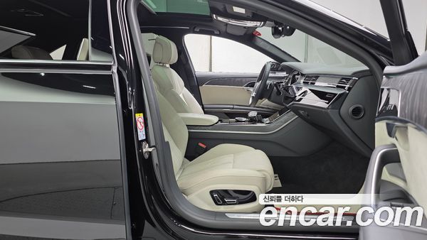 Audi A8 2023, фото 16