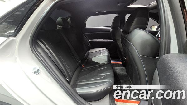Hyundai Elantra 2022, фото 17
