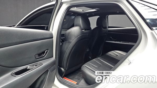 Hyundai Elantra 2022, фото 18