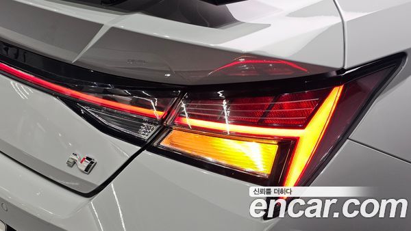 Hyundai Elantra 2022, фото 9