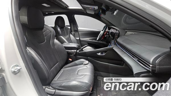 Hyundai Elantra 2022, фото 16