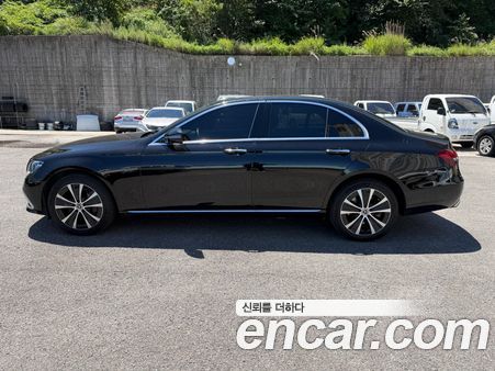 Mercedes-Benz E-Class 2021, фото 5