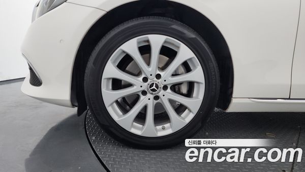 Mercedes-Benz E-Class 2020, фото 5