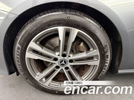 Mercedes-Benz E-Class 2023, фото 5