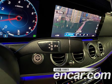 Mercedes-Benz E-Class 2023, фото 9