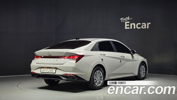 Hyundai Elantra 2021, фото 2