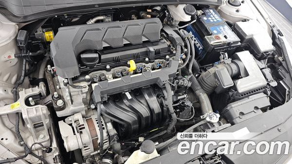 Hyundai Elantra 2021, фото 6